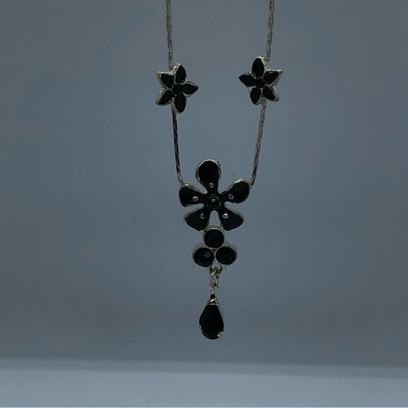 Silver Tone with Black Floral Design Fashion Jewellery Necklace - Picture 3 of 5